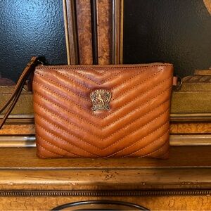 Pratesi Firenze Leather Quilted Clutch with  Metal Pratesi Crest. NWOT!! ⚜️